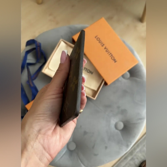 Louis Vuitton Card Holder - Picture 4 of 5